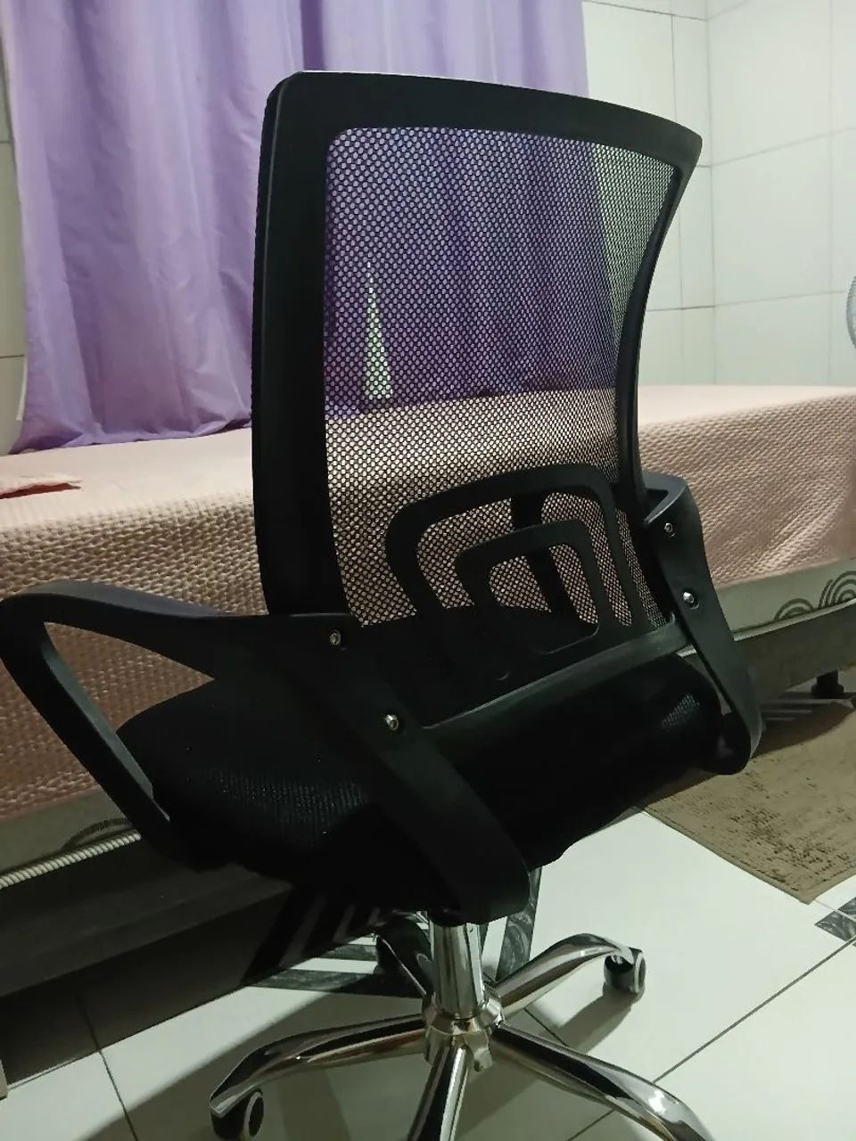 Cadeira para estudar/escritório NOVA  com manual para montar - Foto 4