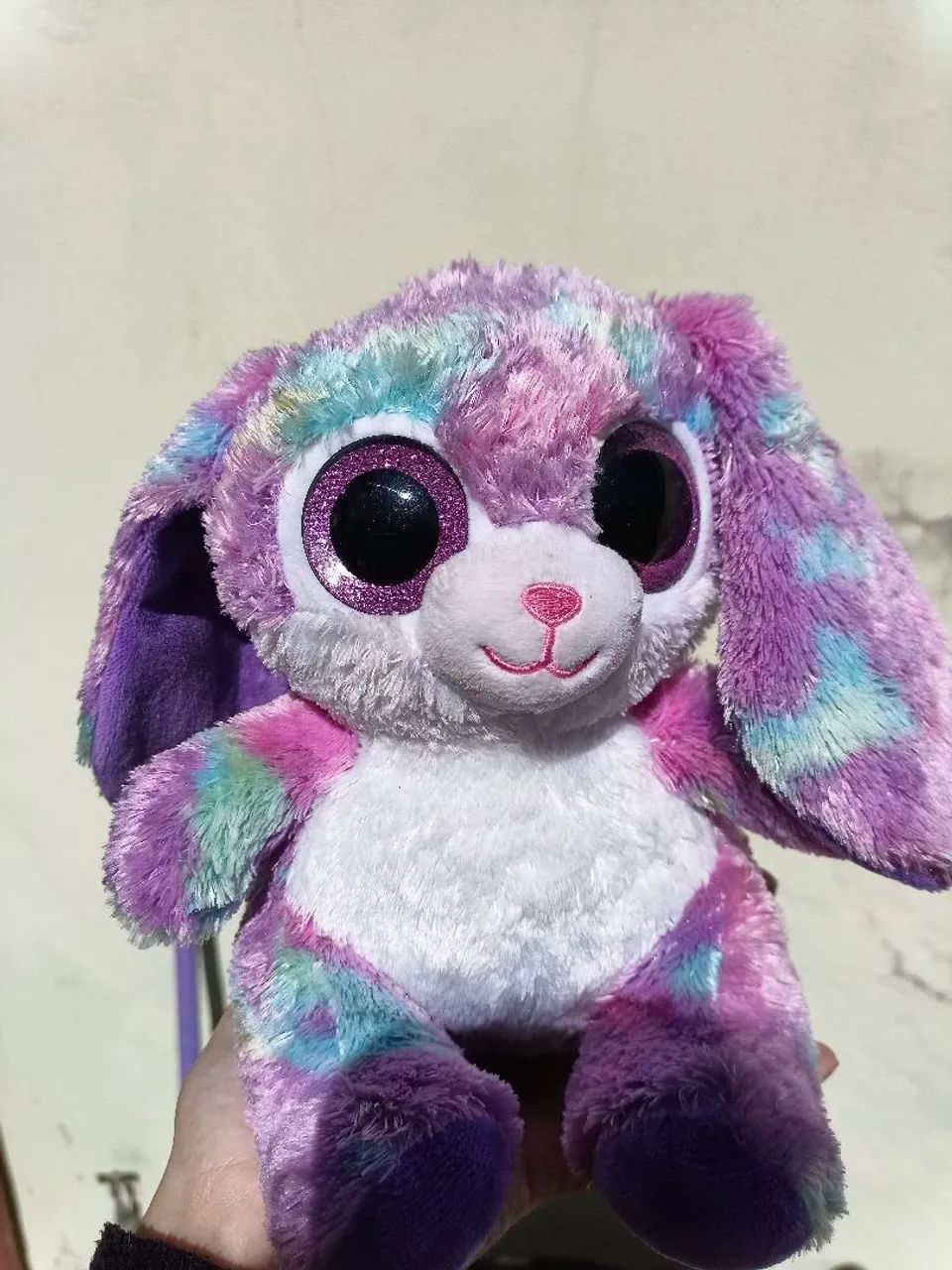 Coelho Pelúcia Tie Dye - Foto 4