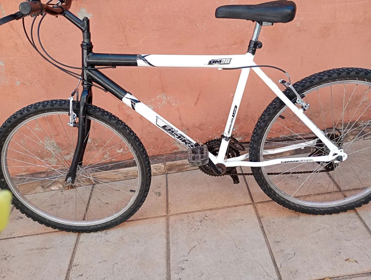 Bicicleta aro 26 com 18 marchas - Foto 2