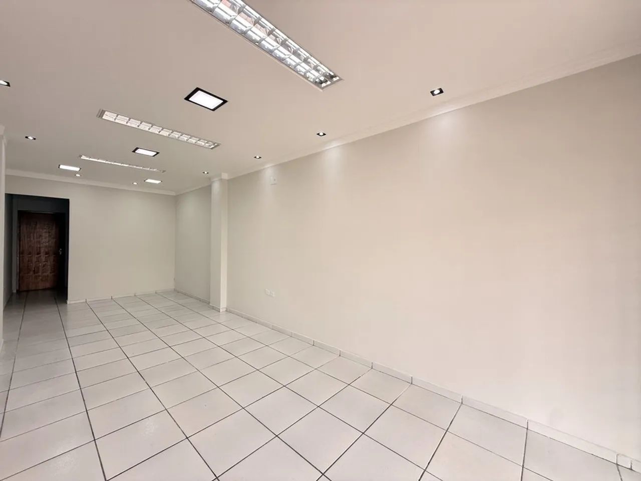 Sala para alugar em Maringá, Parque das Laranjeiras, com 37 m² - Foto 2