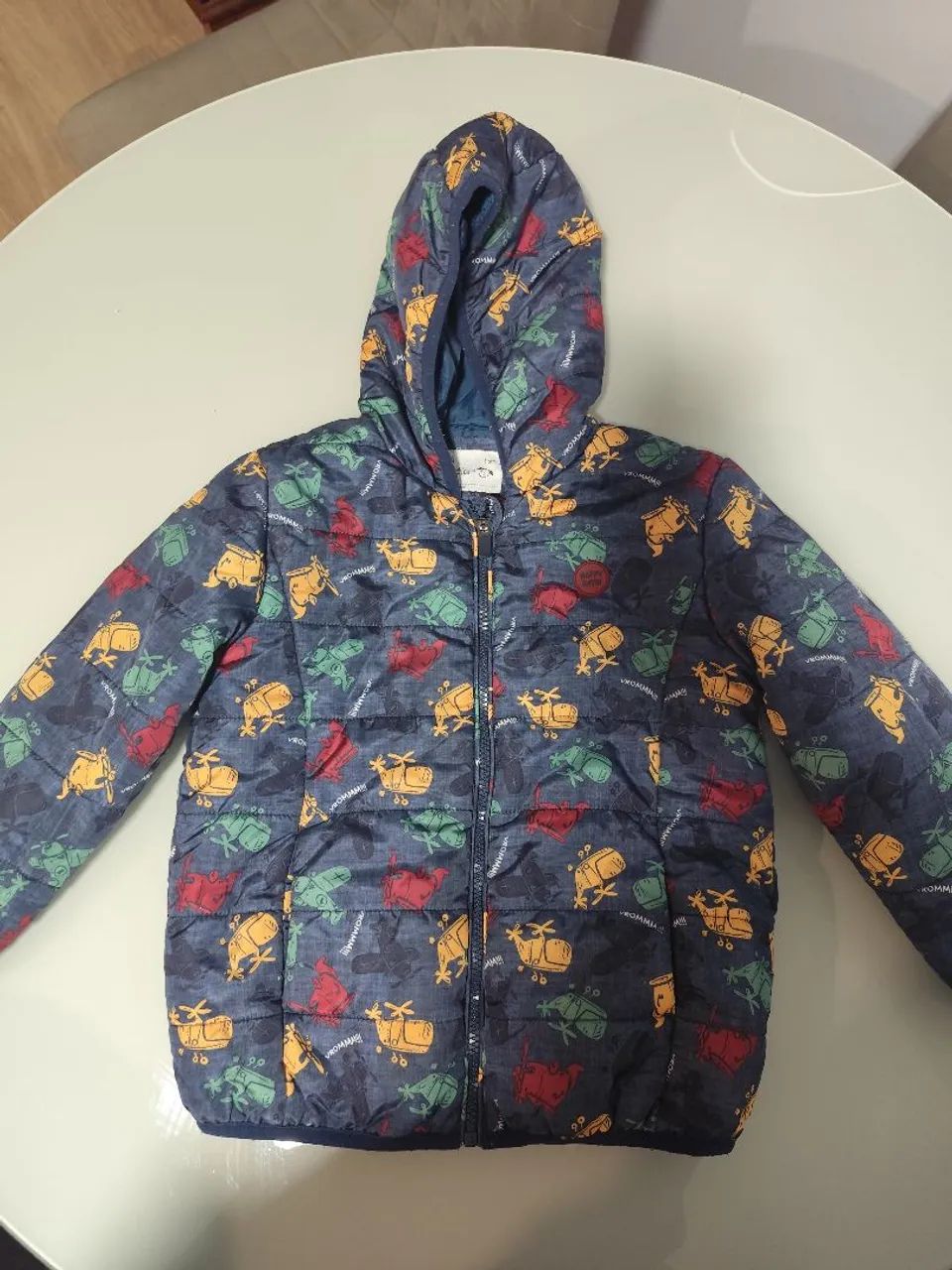 Vendo jaquetas infantil semi novas