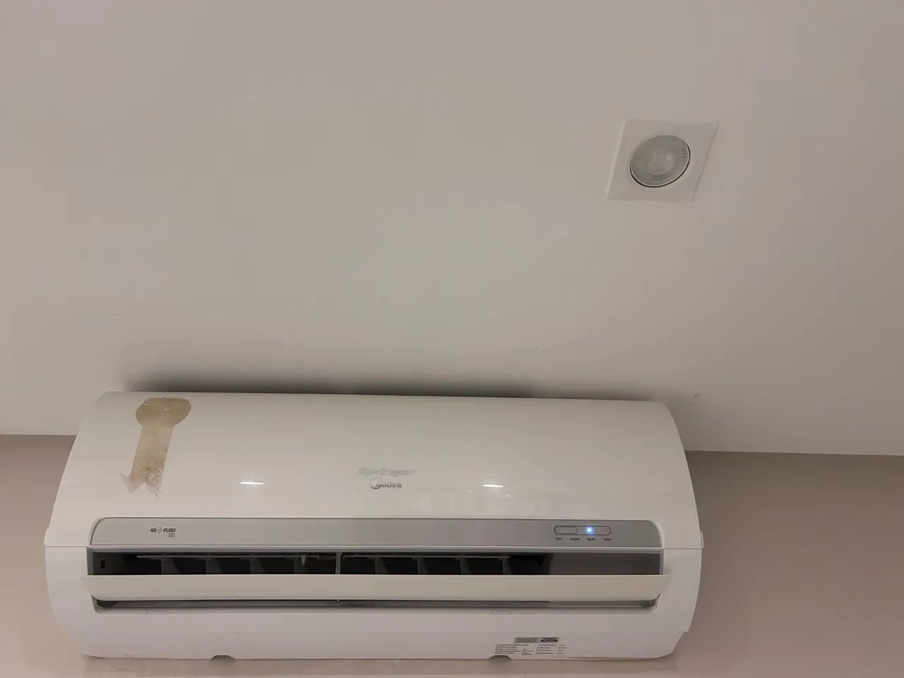 VENDE-SE AR-CONDICIONADO 9000 BTUS SPLIT