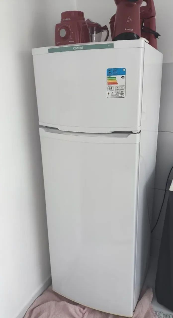Vendo geladeira Consul funcionando perfeitamente 