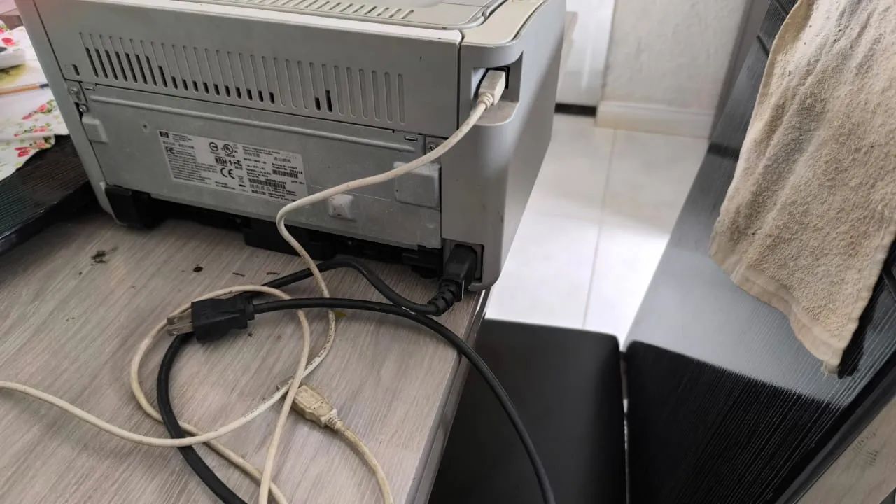 Impressora HP LaserJet P1005 - Monocromática - Foto 5