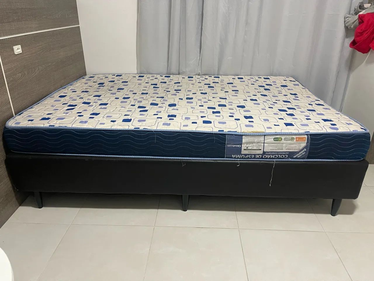 Cama Solteirão/Viúva com Colchão e Base - Ótimo Estado
