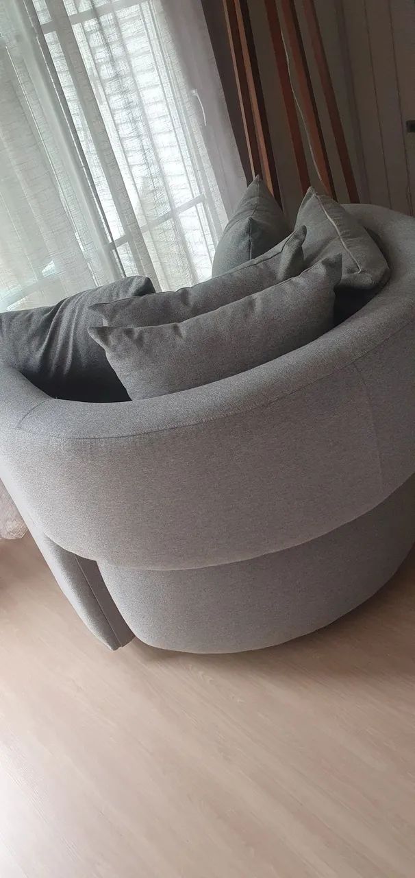 LINDA POLTRONA GIRATÓRIA PARA SALA OU QUARTO NOVA SEM USO - Foto 5