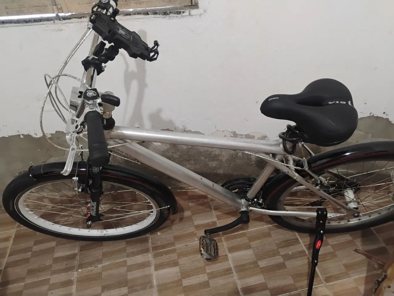 Vendo essa bicicleta quadro de alumínio  - Foto 2