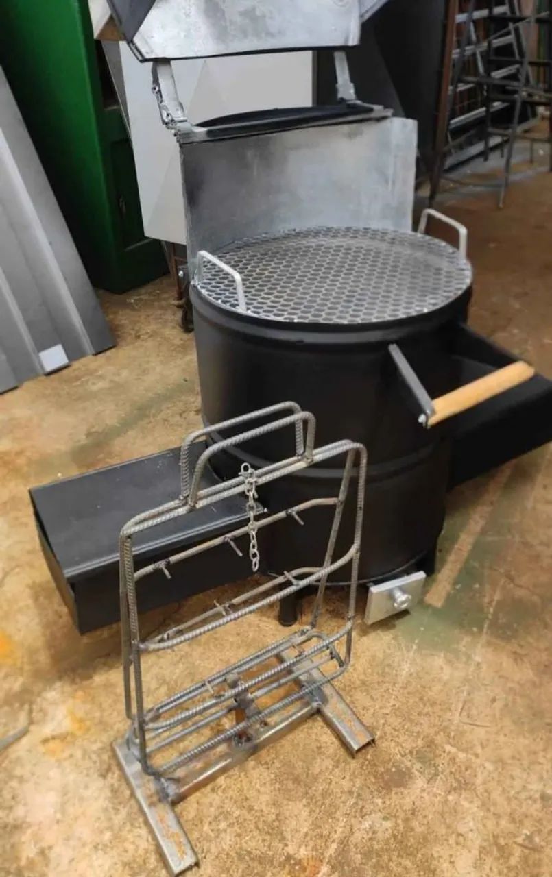 Vendo churrasqueira a bafo pra assar costela  nova - Foto 2