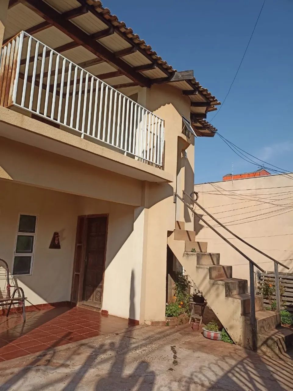 Alugo casa em frente à UFMS