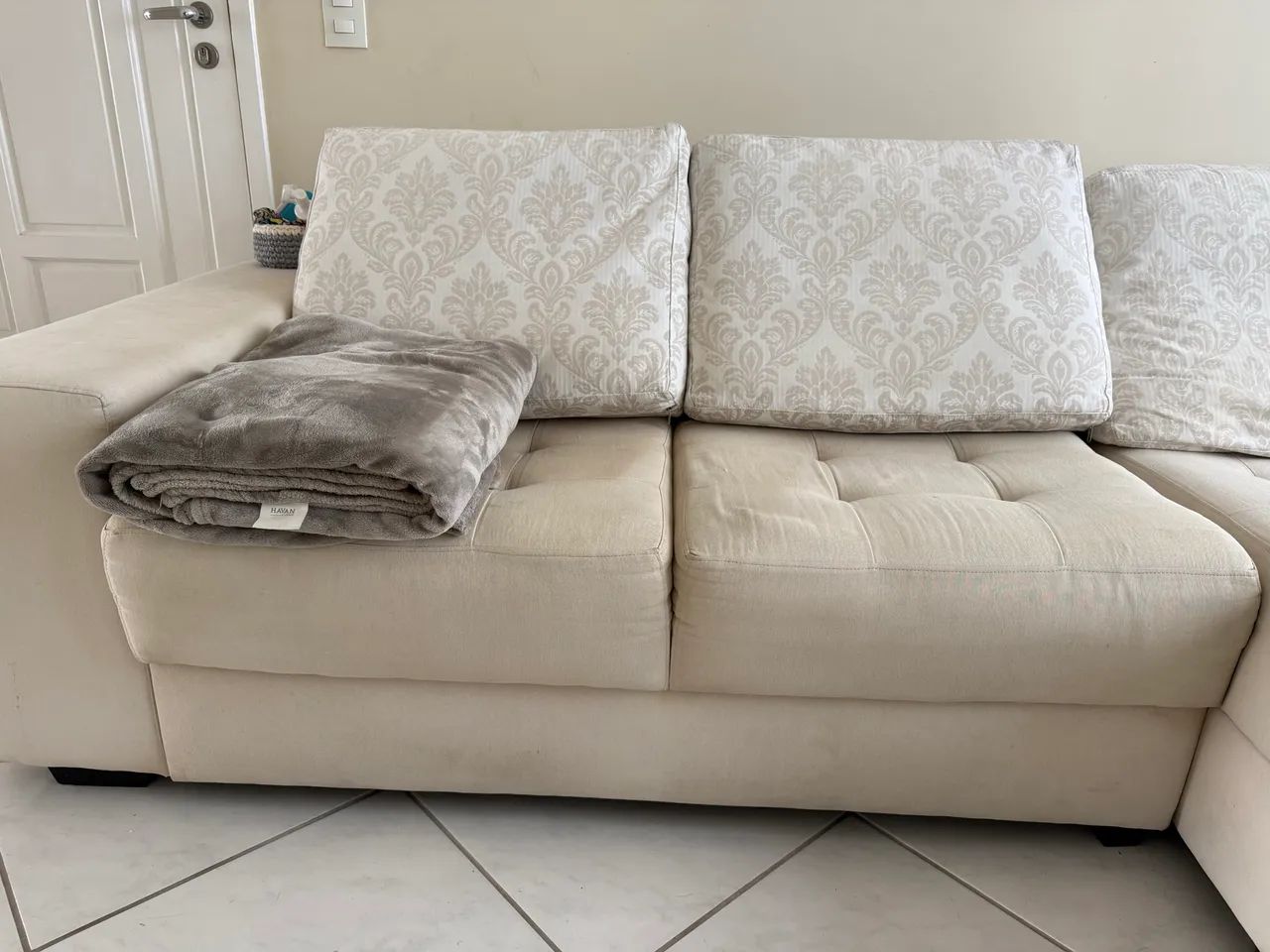 Sofá grande com chaise