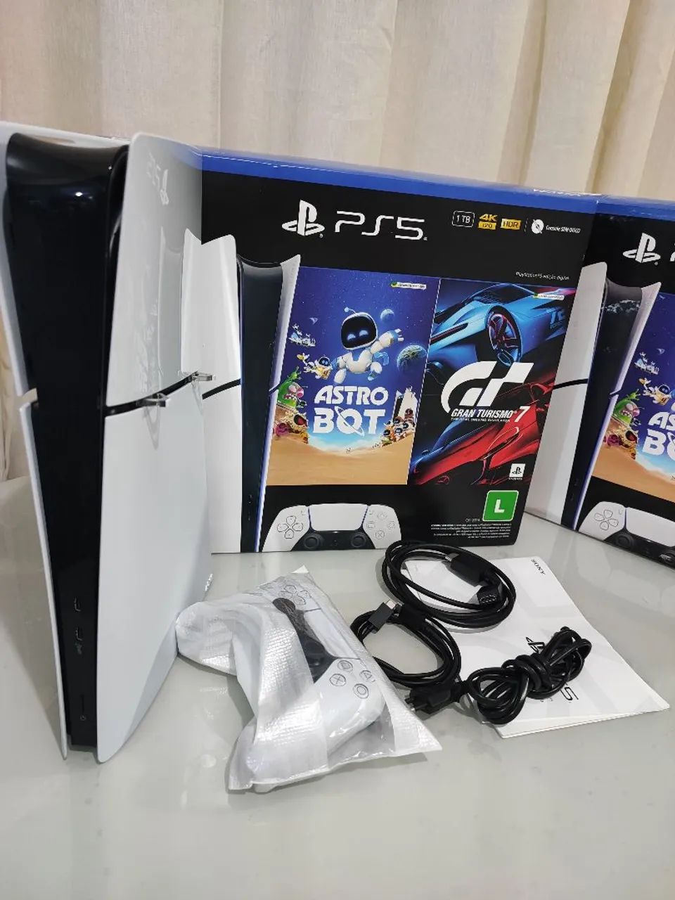 PS5 slim 1TB Digital 