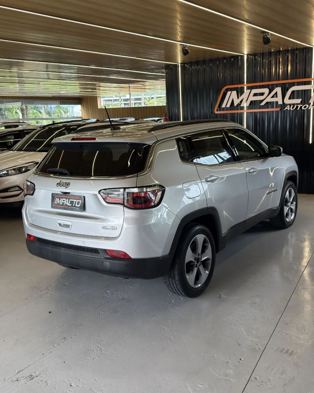 Jeep Compass Longitude 2.0 4X2 Flex 16V Aut. 2017 - Foto 4