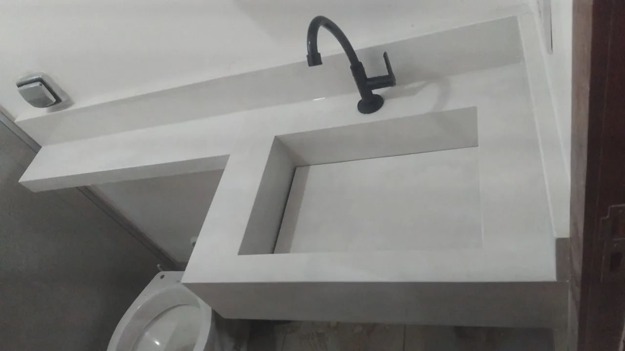 Porcelain Wash Basin