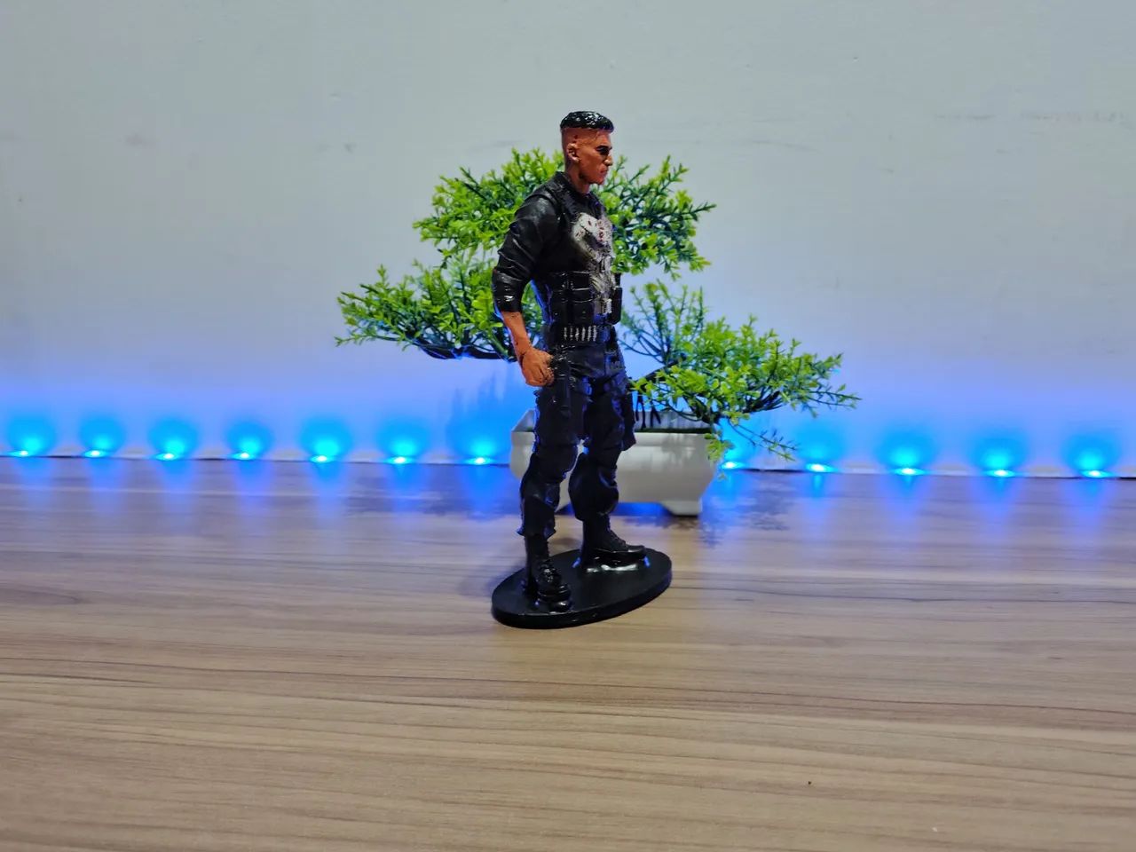 BONECO JUSTICEIRO COLECIONÁVEL EM RESINA  - Foto 4