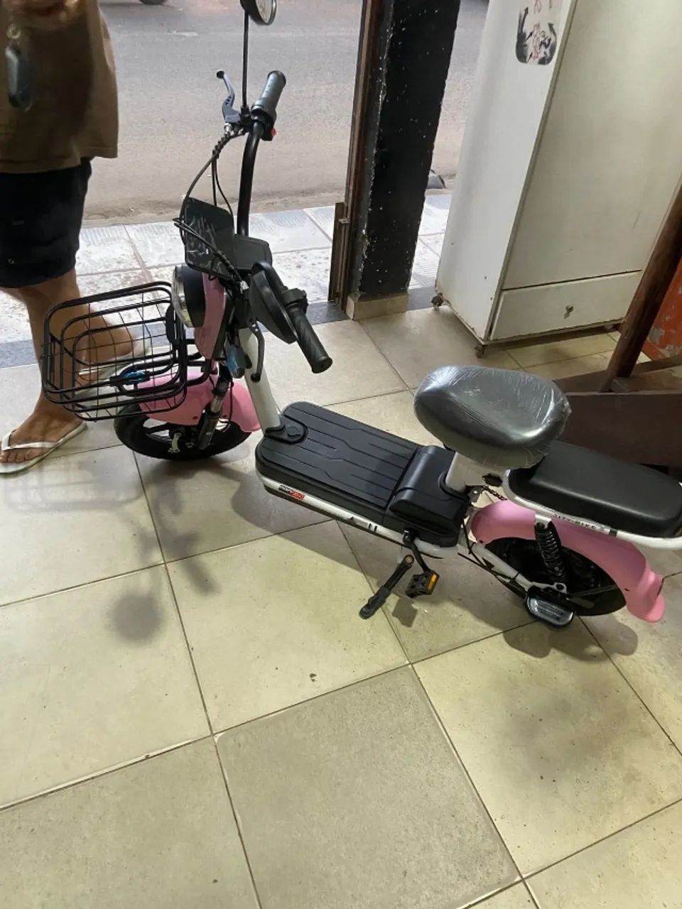 Bicicleta Elétrica Scooter Rosa