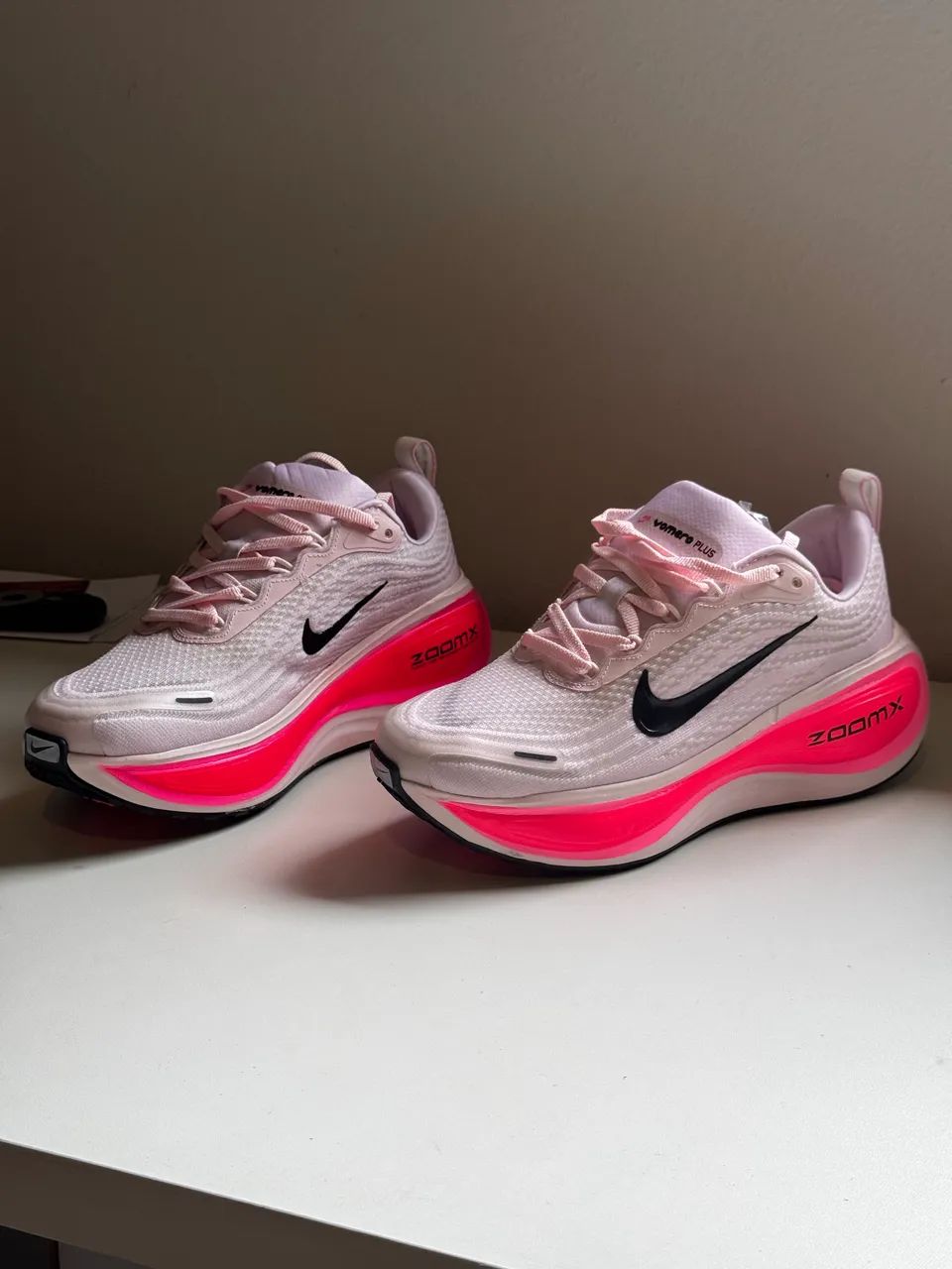Tenis Nike Vomero TM 34 - Foto 2
