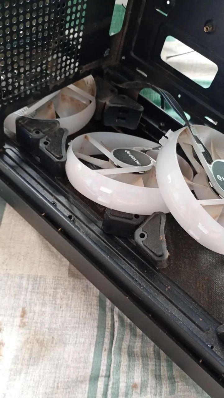 Vendo esse gabinete meu filho comprou outro  - Foto 3