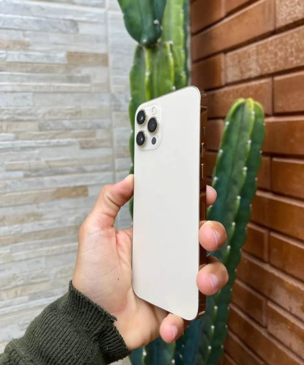 Iphone 12 pro max excelente  - Foto 2