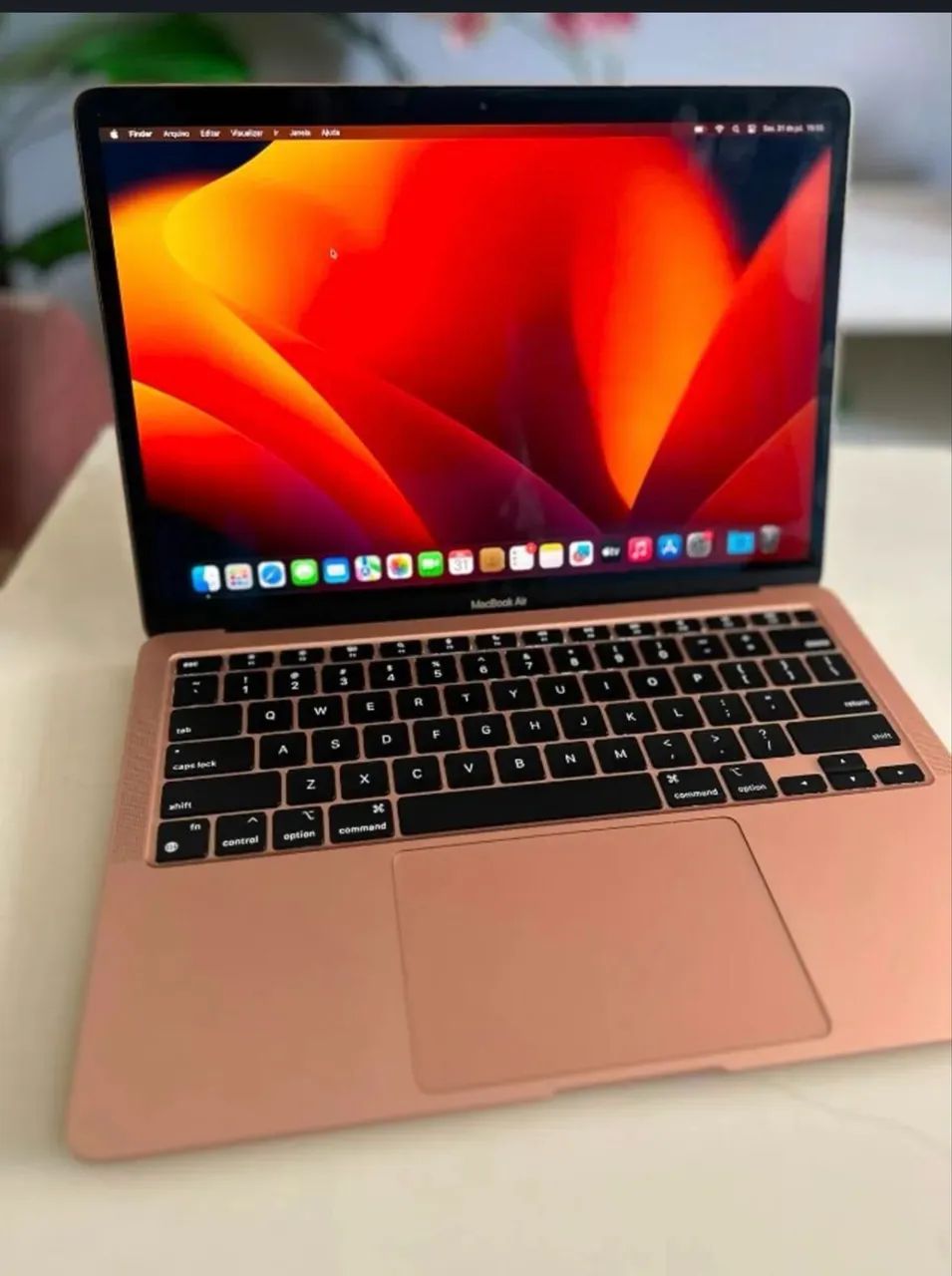 MacBook Air M1 90% de bateria macOS 27 - Foto 3