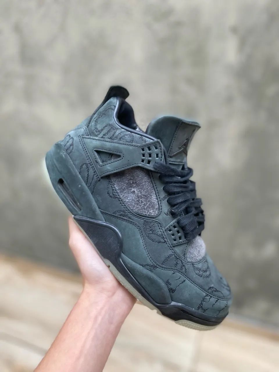 Air Jordan 4 KAWS
