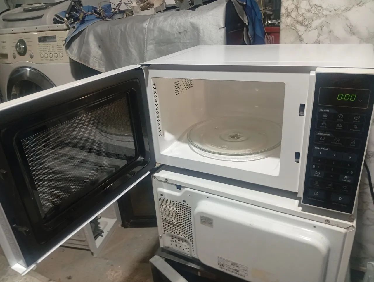 Microondas mideia 25 litros funcionando perfeitamente  - Foto 4