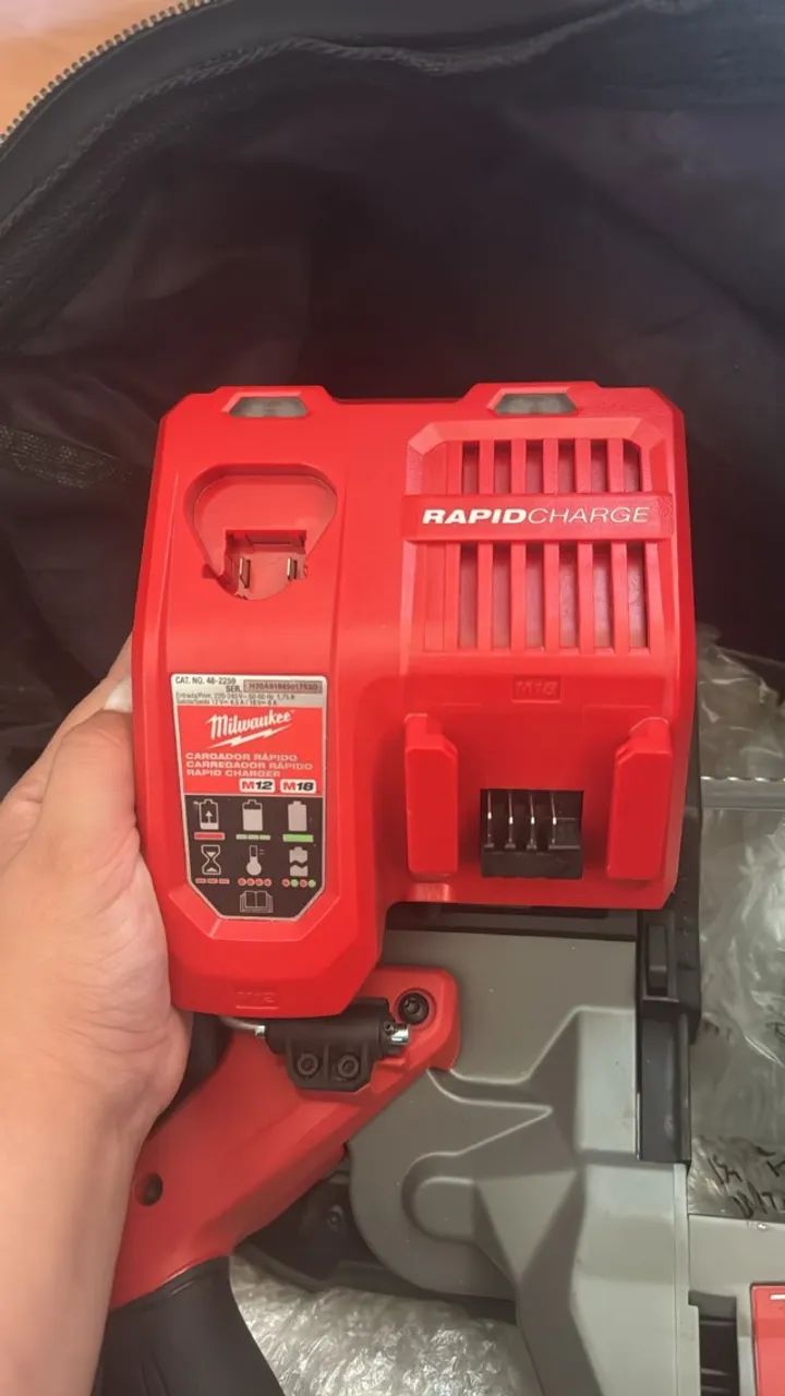 SERRA FITA A BATERIA M18 FUEL MILWAUKEE (KIT COMPLETO) - Foto 3