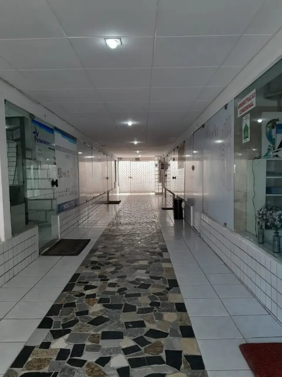 Sala Comercial 40 m² próximo ao Supermercado Soberano - Foto 4