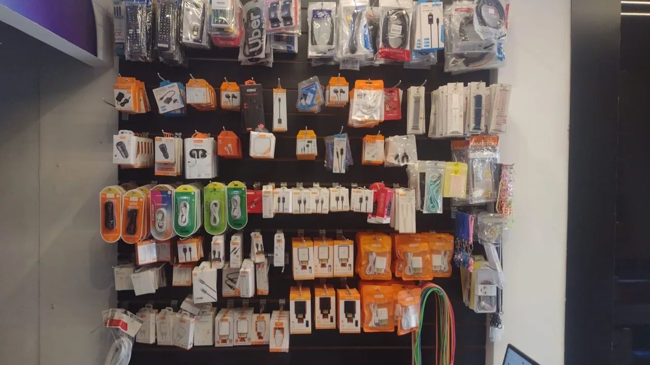 Vendo loja completa de venda de acessórios e reparo de celulares. - Foto 2
