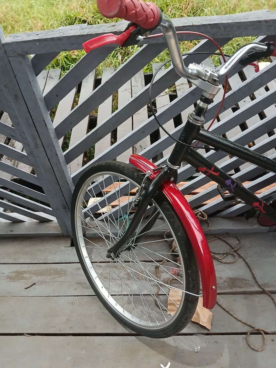Bicicleta seminova cor preta com vermelhoWhatsApp *  - Foto 4