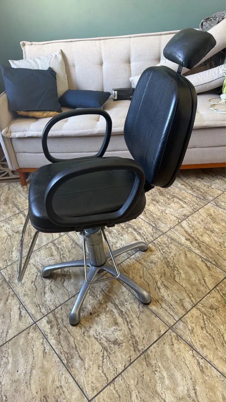 Cadeira hidráulica funciona perfeitamente  - Foto 2