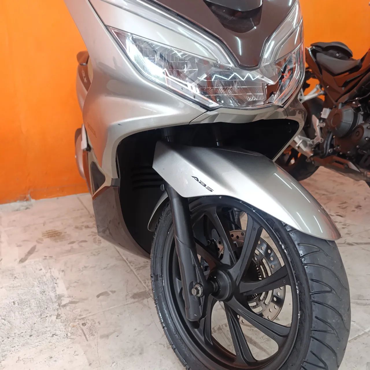 PCX DLX ABS 2022 - Foto 3