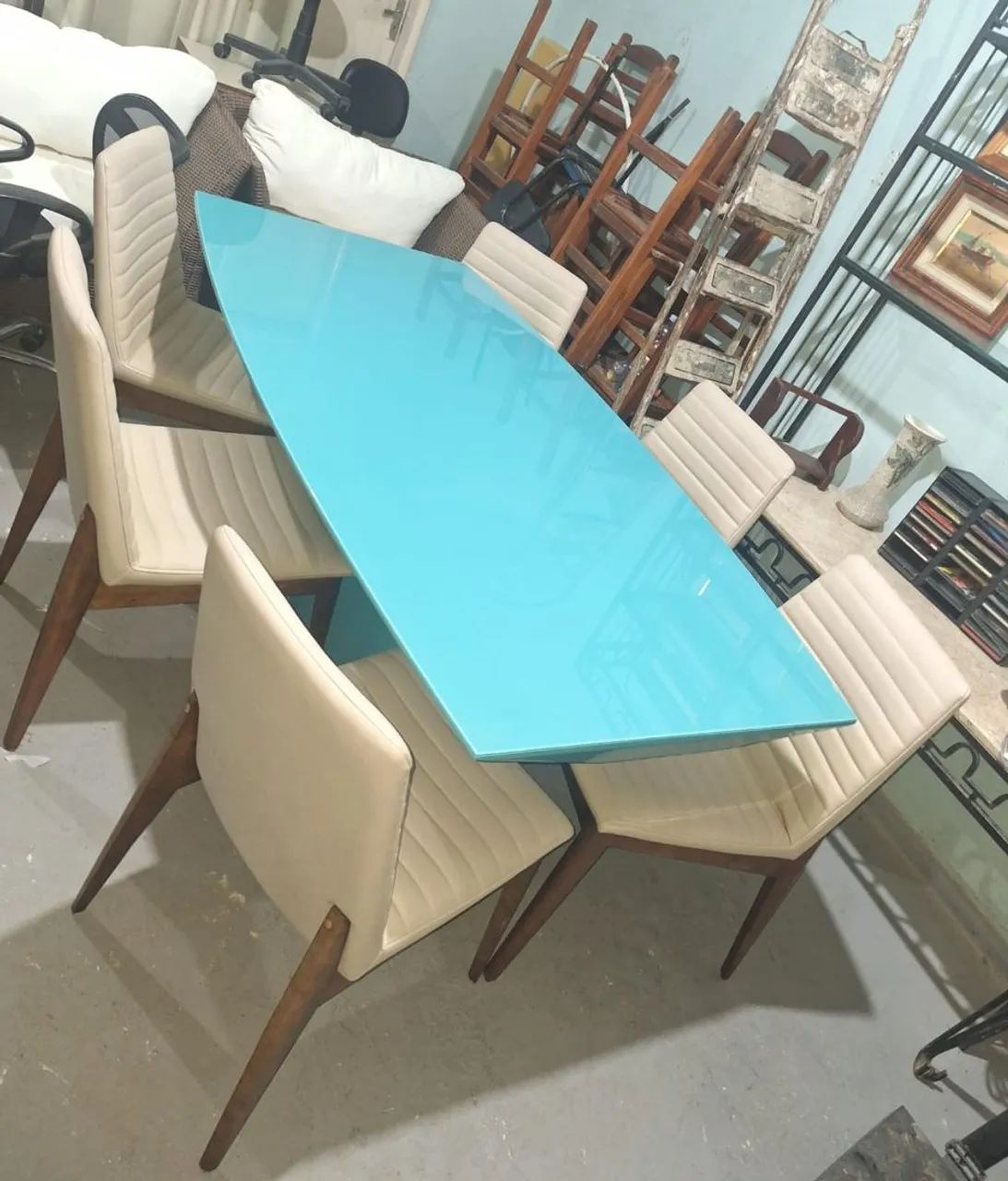 Mesa azul com 6 cadeiras em bom estado.  - Foto 2