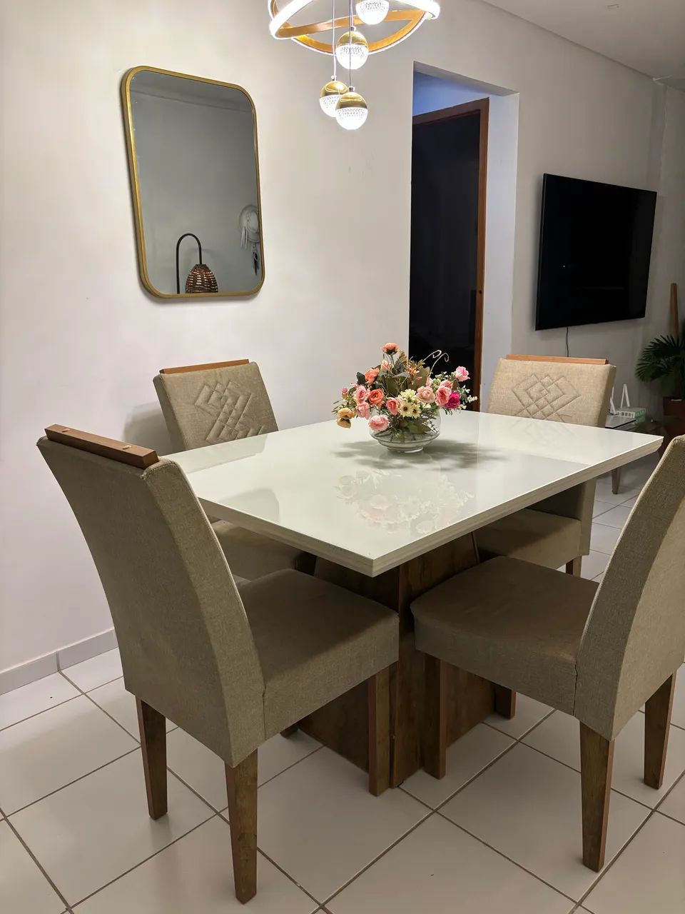 MESA C/ 4 CADEIRAS TAMPO DE VIDRO - Foto 4