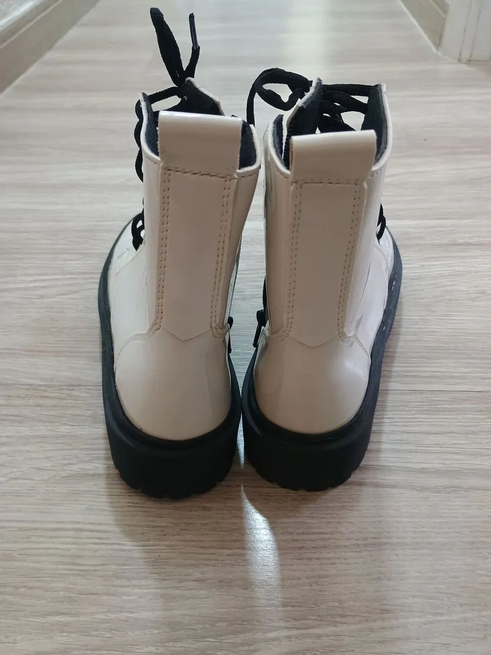 Bota Branca 37 - Foto 5