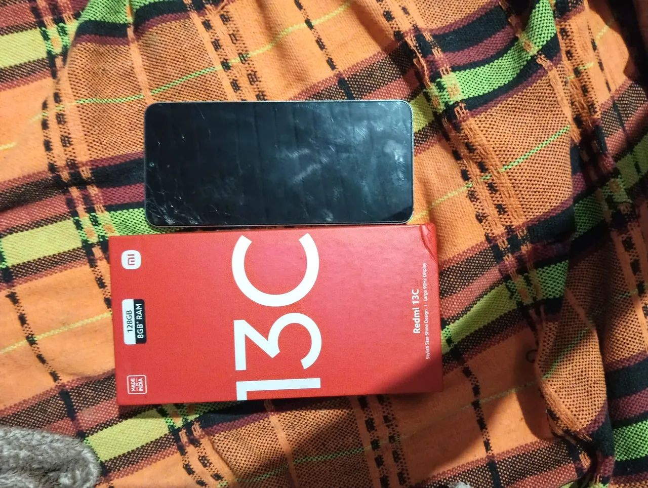 Redmi 13c funcionando perfeitamente somente está trincado - Foto 4