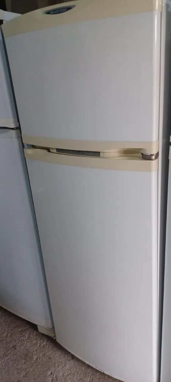 Geladeira brastemp, duplex, em bom estado.