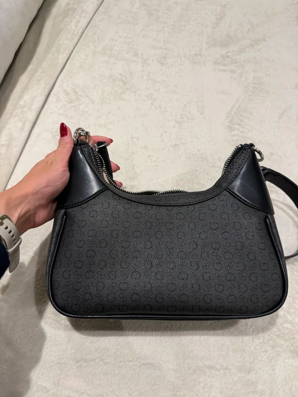 Bolsa Guess preta original transversal  - Foto 4