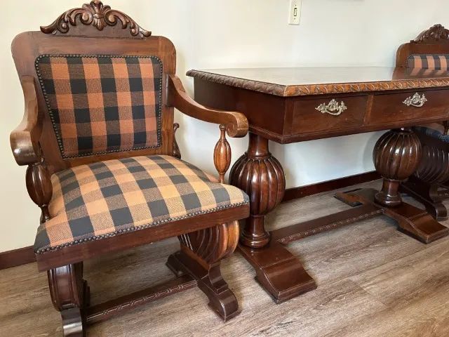 Conjunto Armário, Mesa e 3 Cadeiras - Foto 2