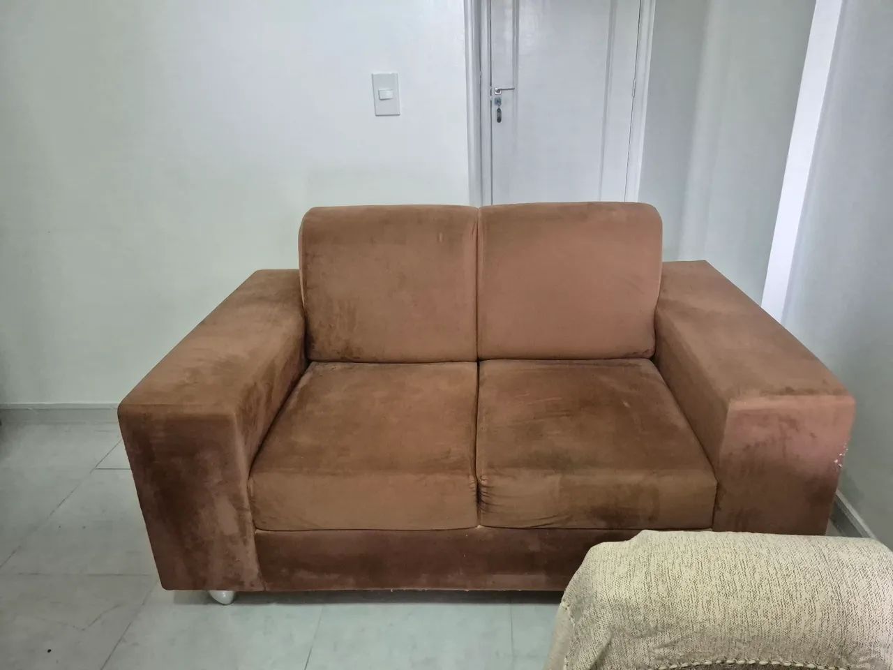Sofá 2 Lugares Suede usado65104743245186120