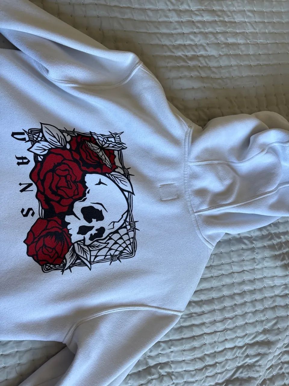 Moletom Vans Branco Original com Capuz e Estampa Caveira e Rosas - Foto 3