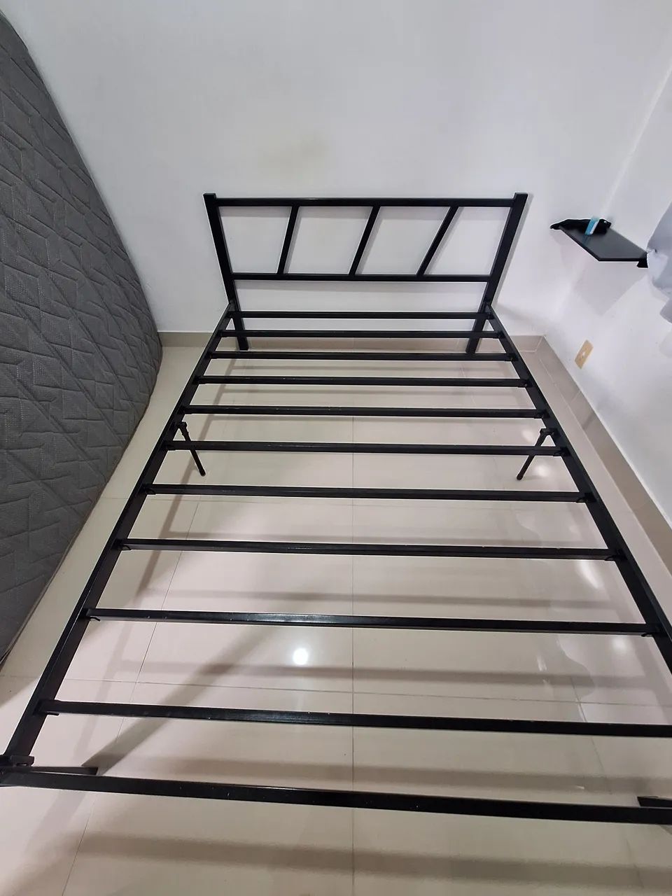 Cama de casal de ferro 