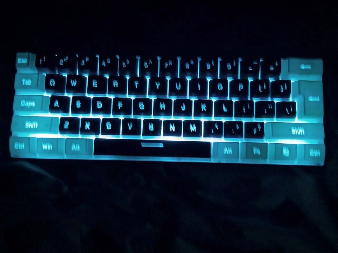Teclado RGB 60% - Foto 5
