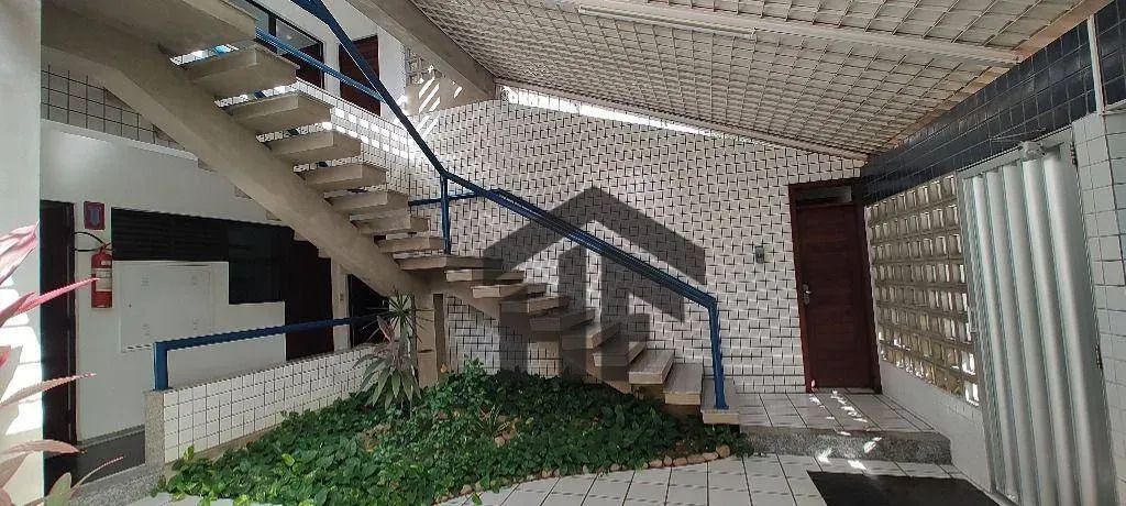 Casa Comercial à venda, com 9 salas, localizada em Casa Forte, Recife - Pernambuco - Foto 4