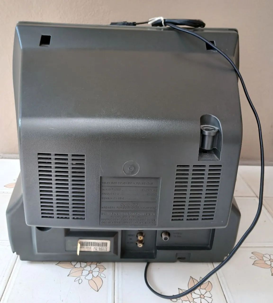 Tv antiga analógica de 14" Semp com defeito  - Foto 4