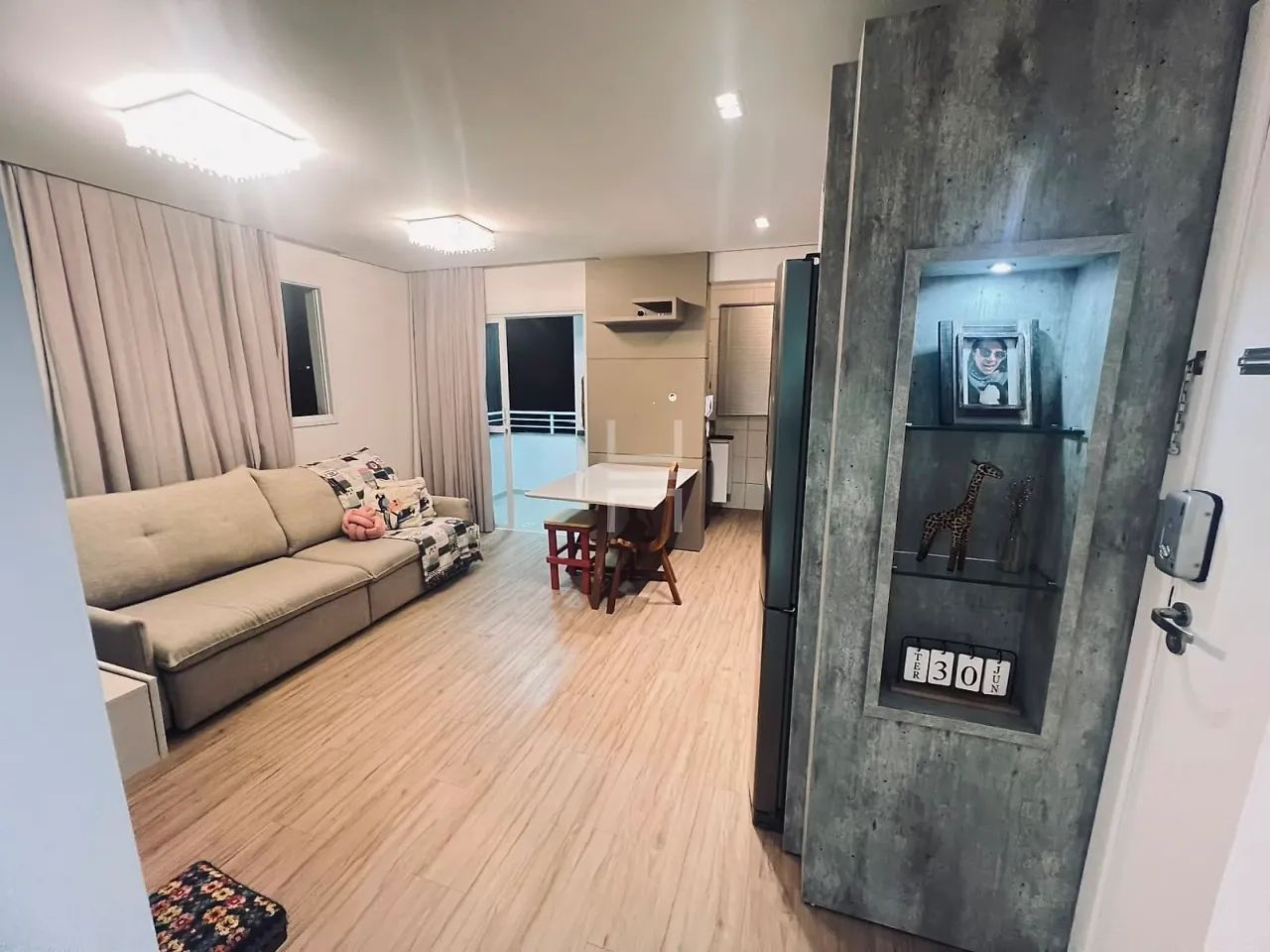 Apartamento no Aririú, com 57m², 2 quartos e 2 sacadas - Foto 3