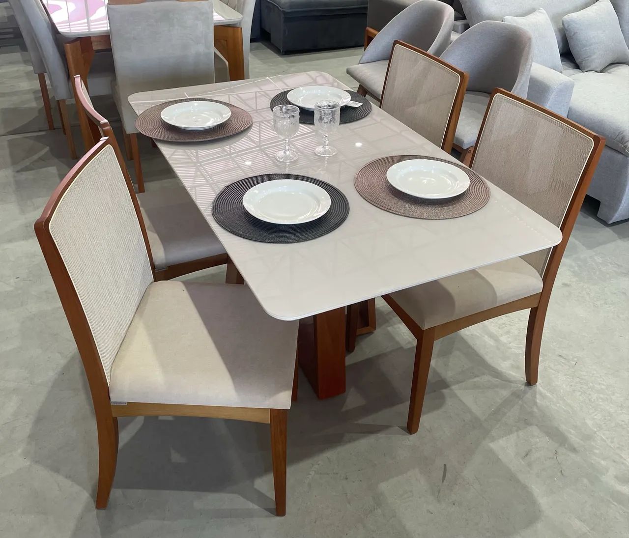 Mesa com 4 cadeiras Madeira Maciça 
