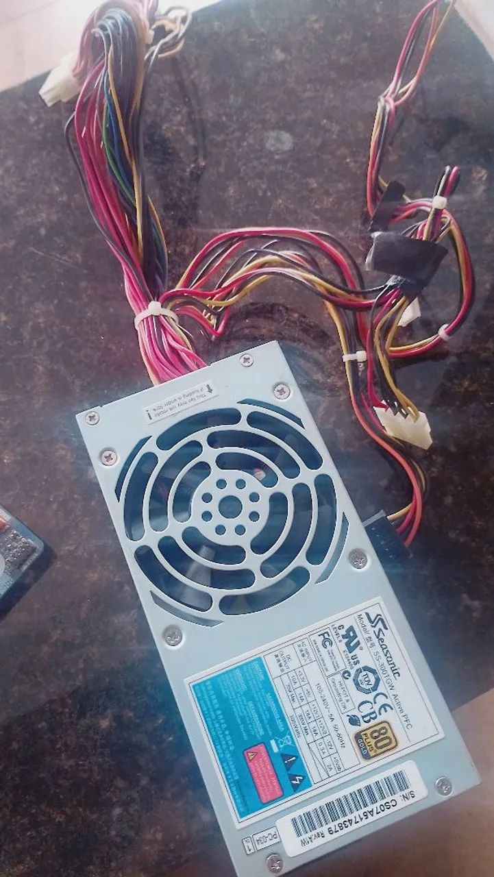 Placa mãe, memória, processador, e fonte 
