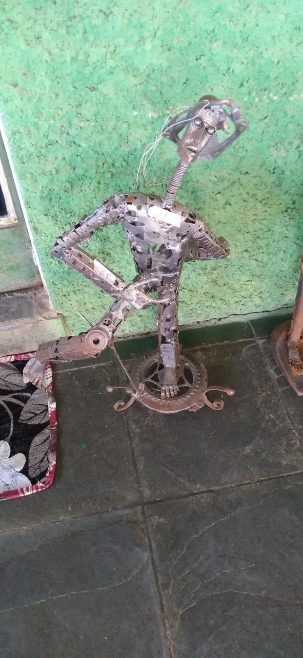 Esculturas  de sucatas - Foto 5