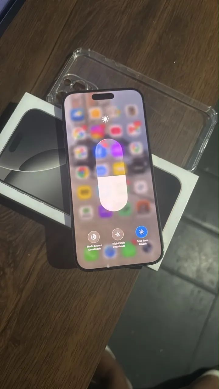 Vendo ou troco iPhone 16 pro max titânio 