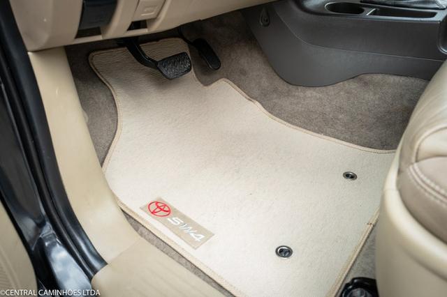 Toyota Hilux Sw4 7 Lugares - Foto 17